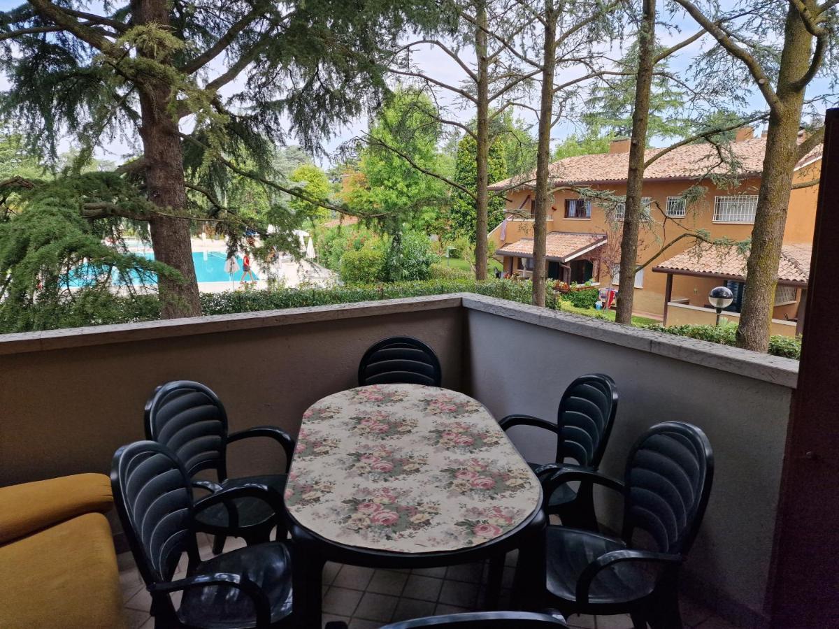Casa Vittoria Sirmione Punta Gro Con Piscina Apartment ภายนอก รูปภาพ