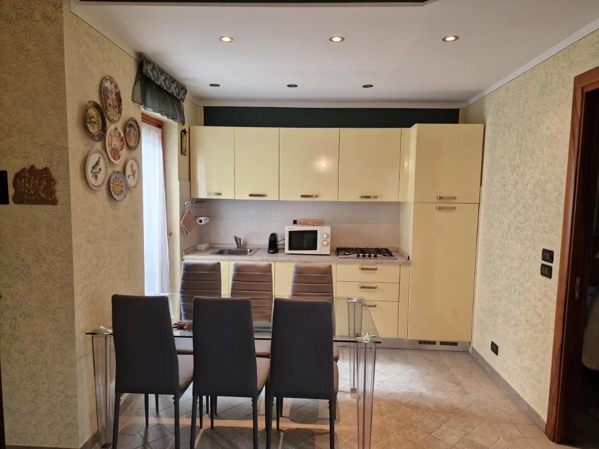 Casa Vittoria Sirmione Punta Gro Con Piscina Apartment ภายนอก รูปภาพ