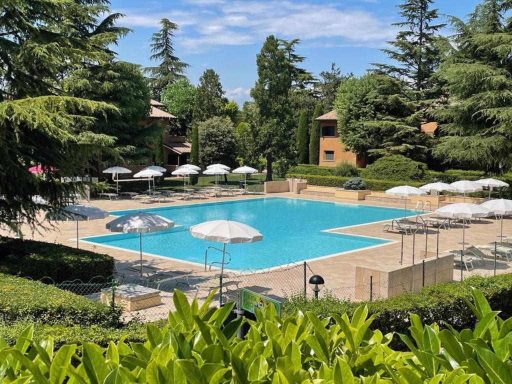 Casa Vittoria Sirmione Punta Gro Con Piscina Apartment ภายนอก รูปภาพ
