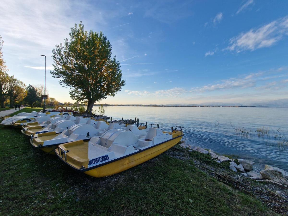 Casa Vittoria Sirmione Punta Gro Con Piscina Apartment ภายนอก รูปภาพ