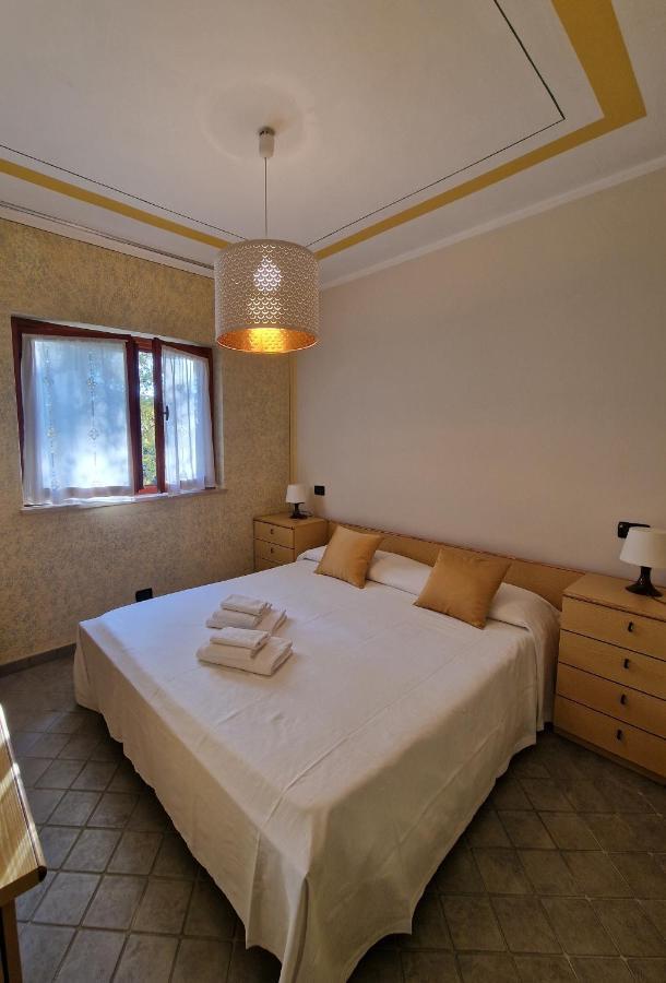 Casa Vittoria Sirmione Punta Gro Con Piscina Apartment ภายนอก รูปภาพ