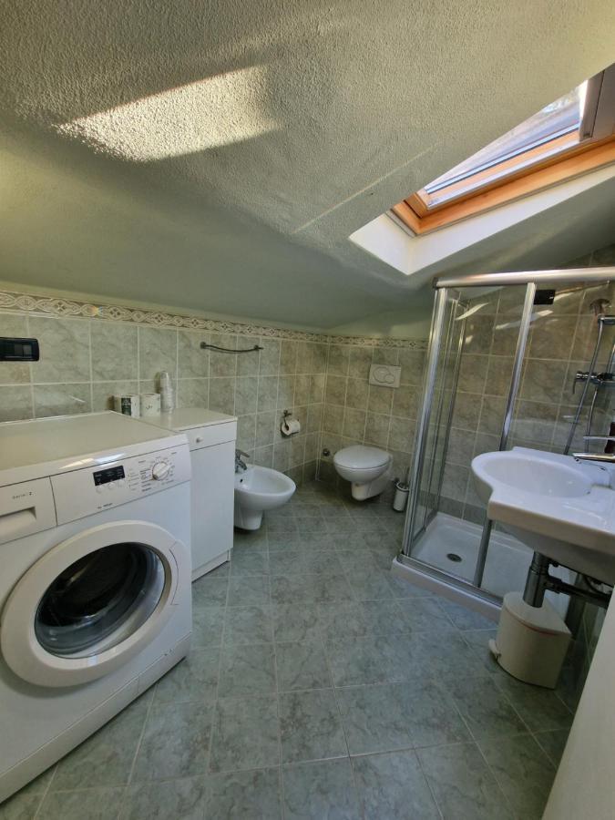 Casa Vittoria Sirmione Punta Gro Con Piscina Apartment ภายนอก รูปภาพ