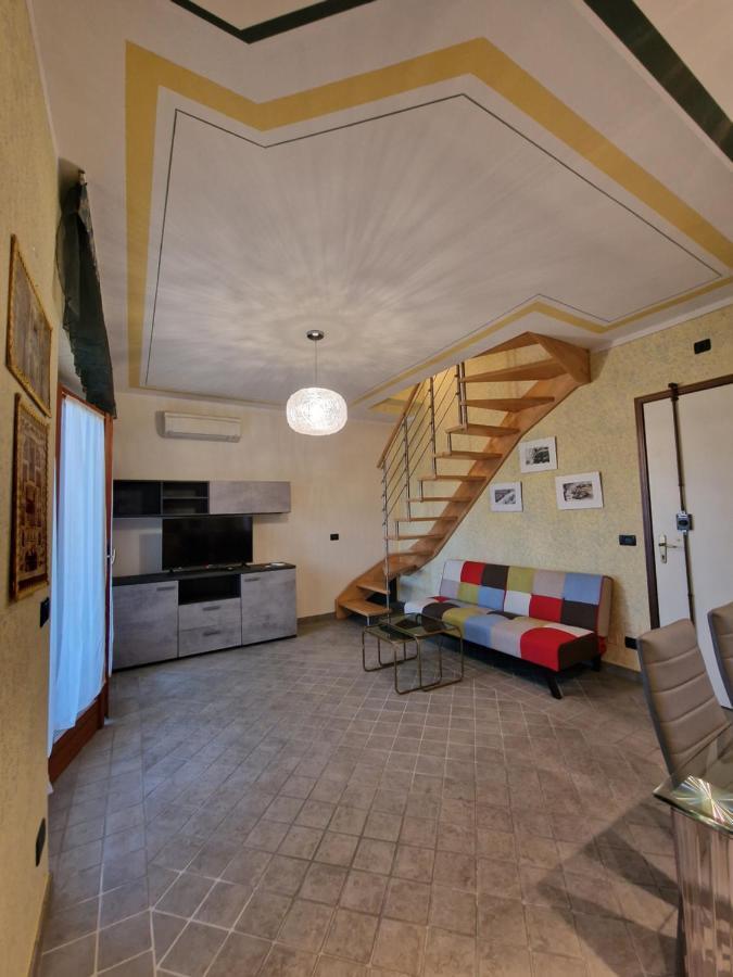 Casa Vittoria Sirmione Punta Gro Con Piscina Apartment ภายนอก รูปภาพ