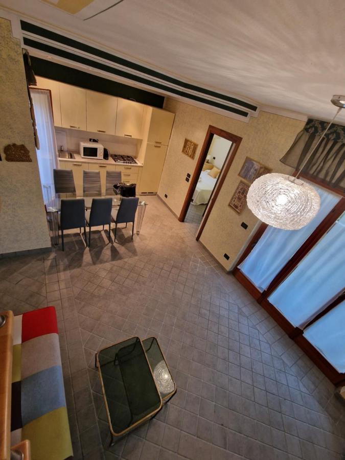 Casa Vittoria Sirmione Punta Gro Con Piscina Apartment ภายนอก รูปภาพ
